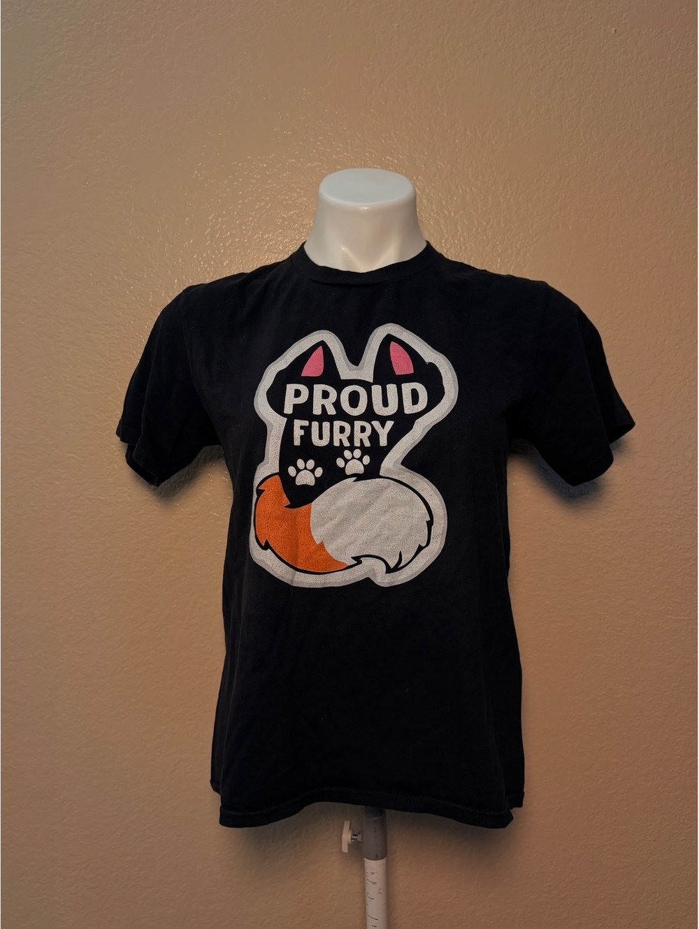 Y2K Port & Company Black 'Proud Furry' Graphic T-Shirt #11